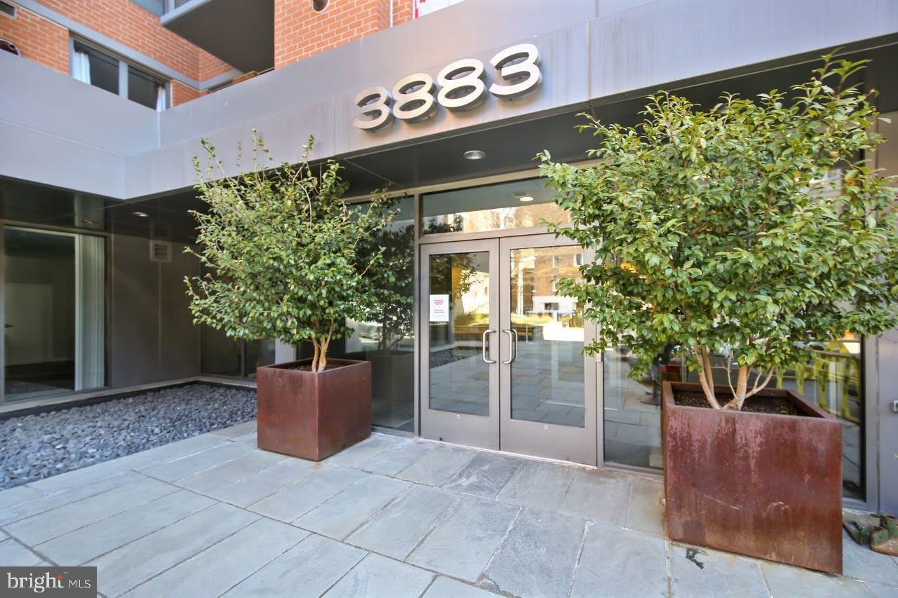 3883 CONNECTICUT Avenue NW – photo 1