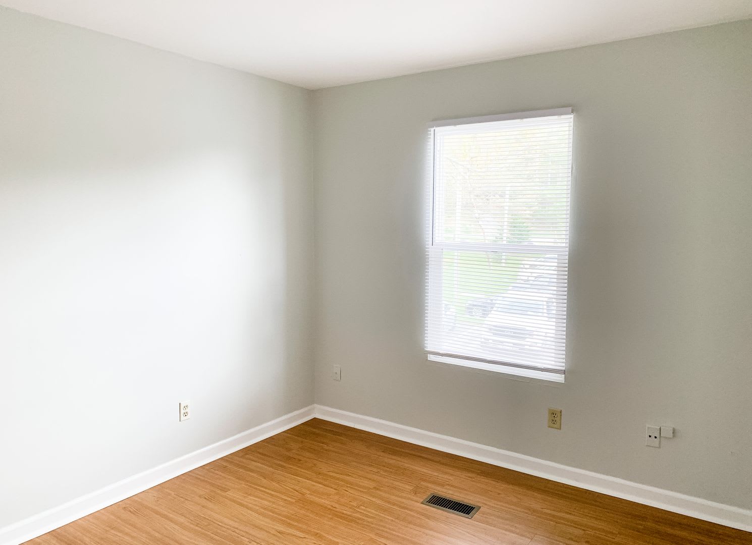 4 Bedroom 2.5 Bath Townhouse – photo 4