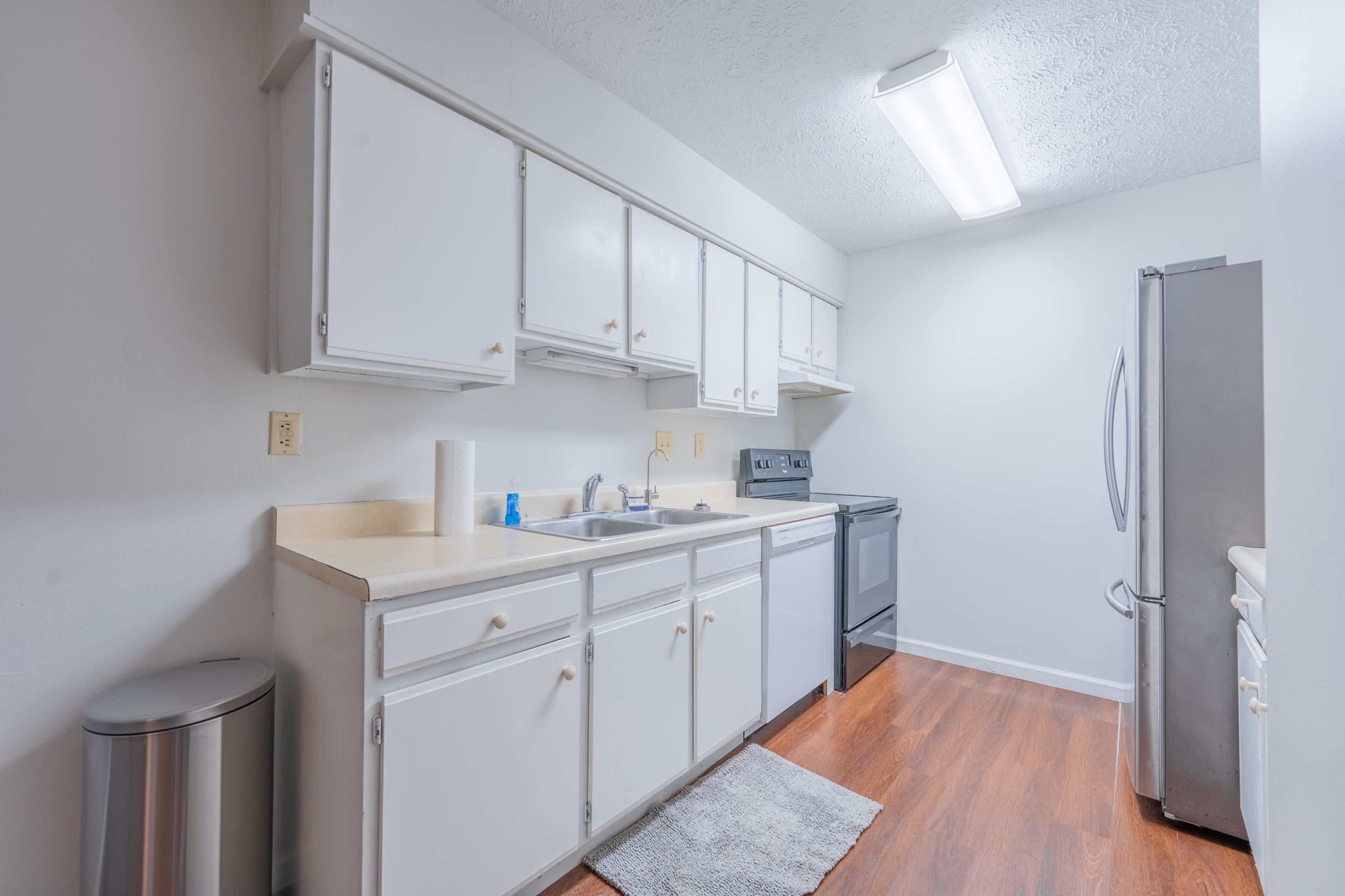 3200 John Hinkle Place – photo 3