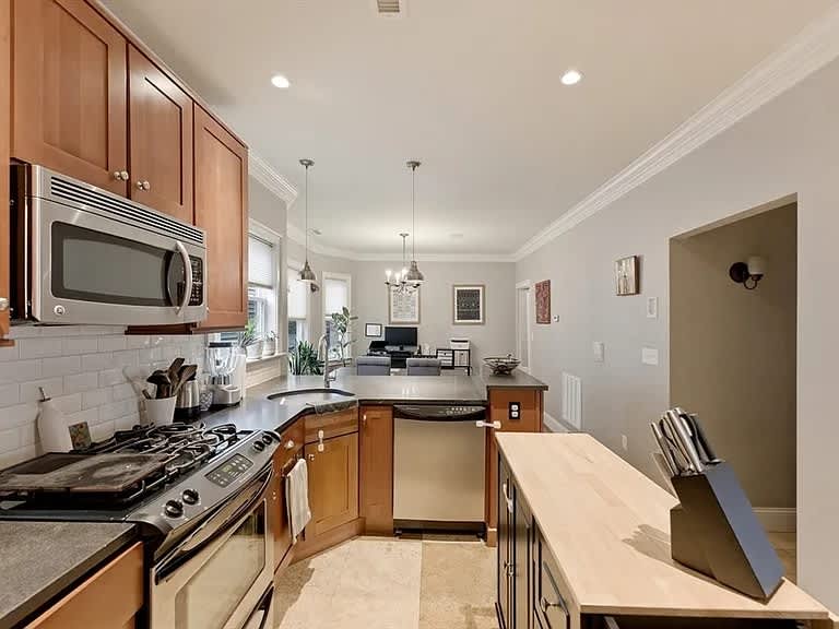 200 South St Unit 5 – photo 1