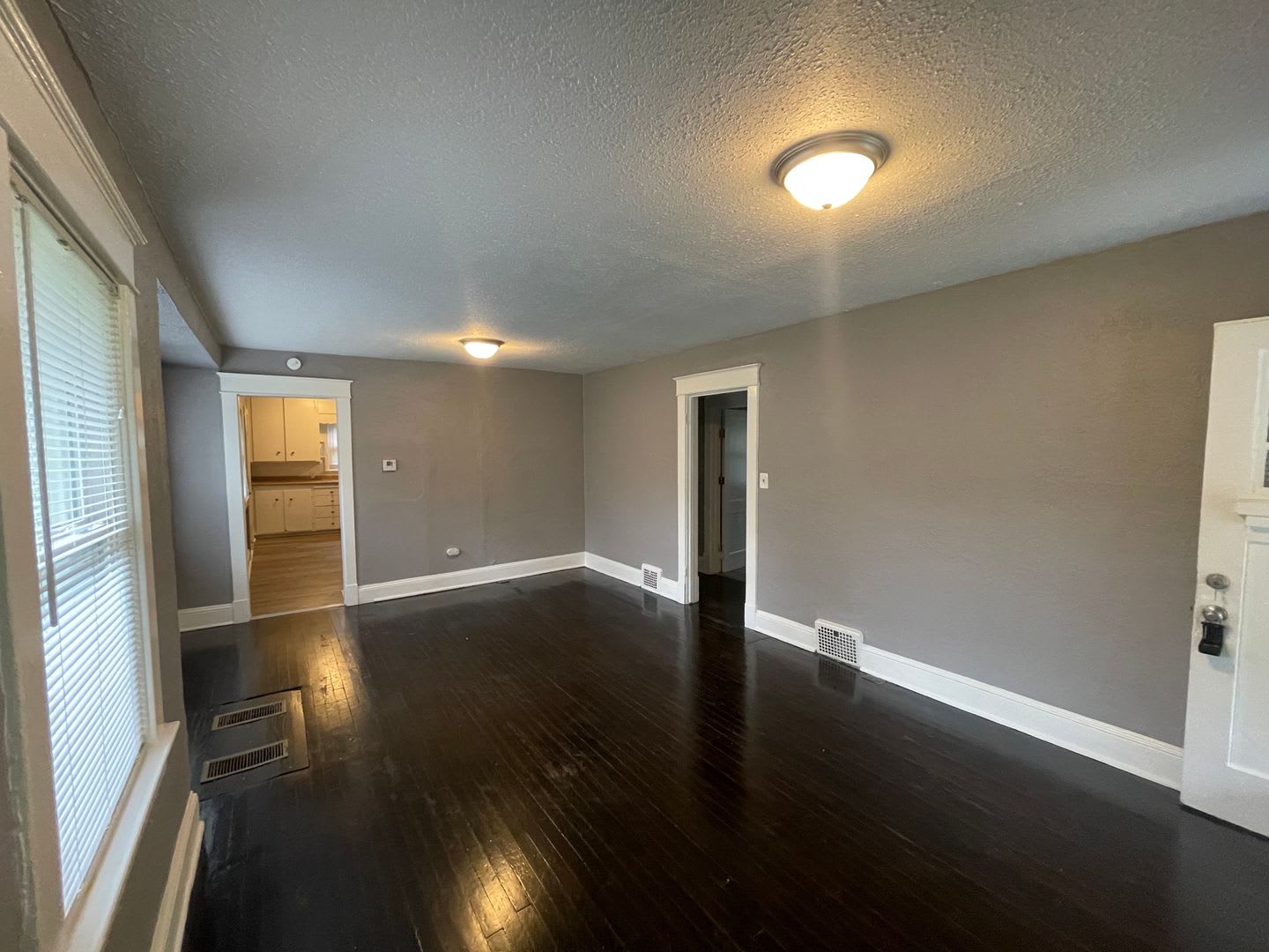 2 Bedroom rent ready!!!! – photo 3