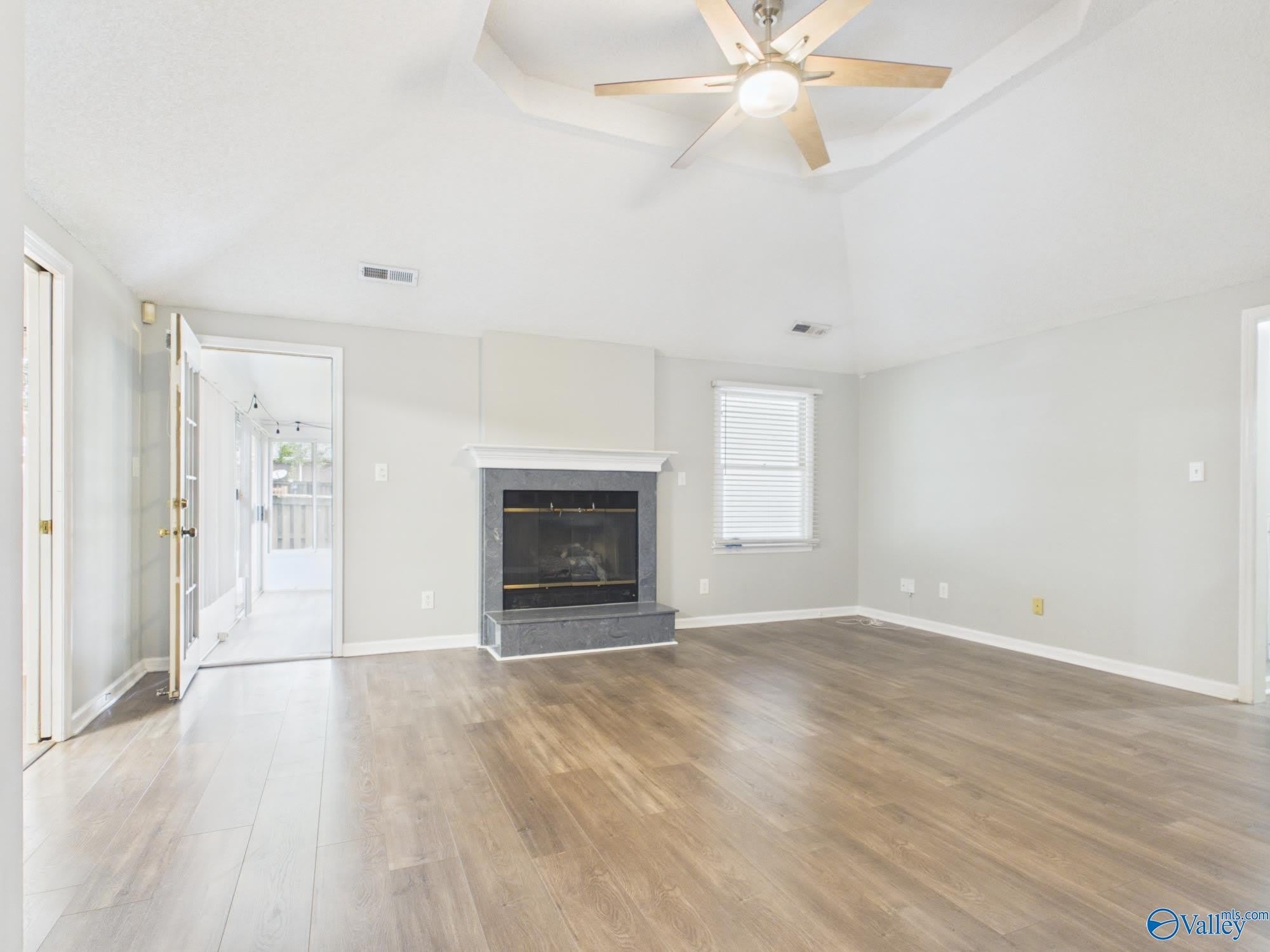 102 Montrose Drive – photo 5