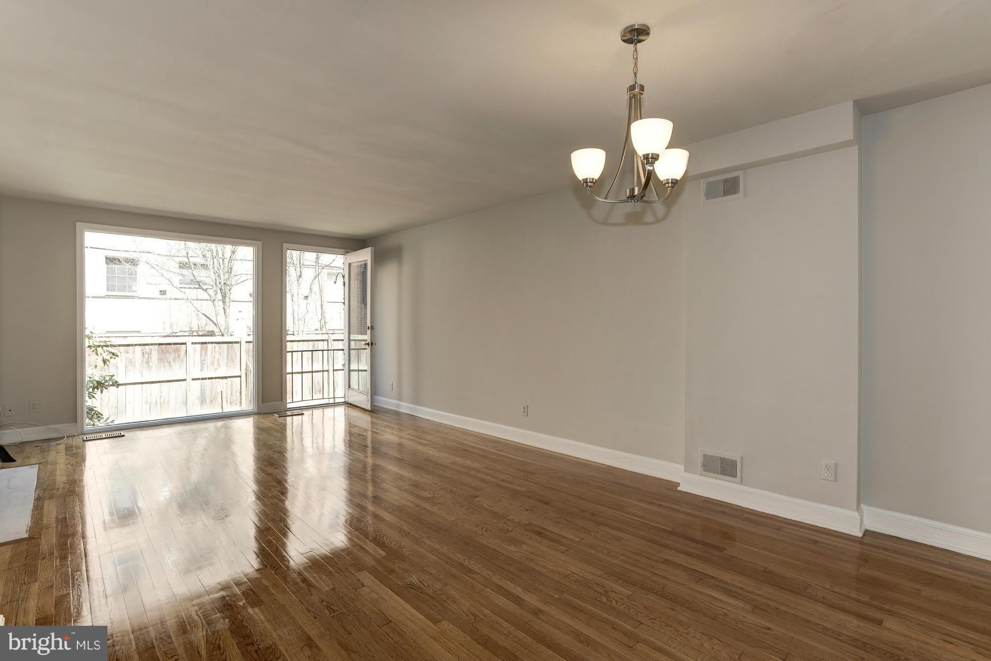 2531 Queen Annes Lane Nw – photo 5