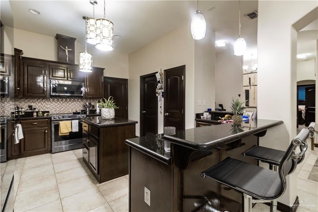 2504 Sevilla Street – photo 5