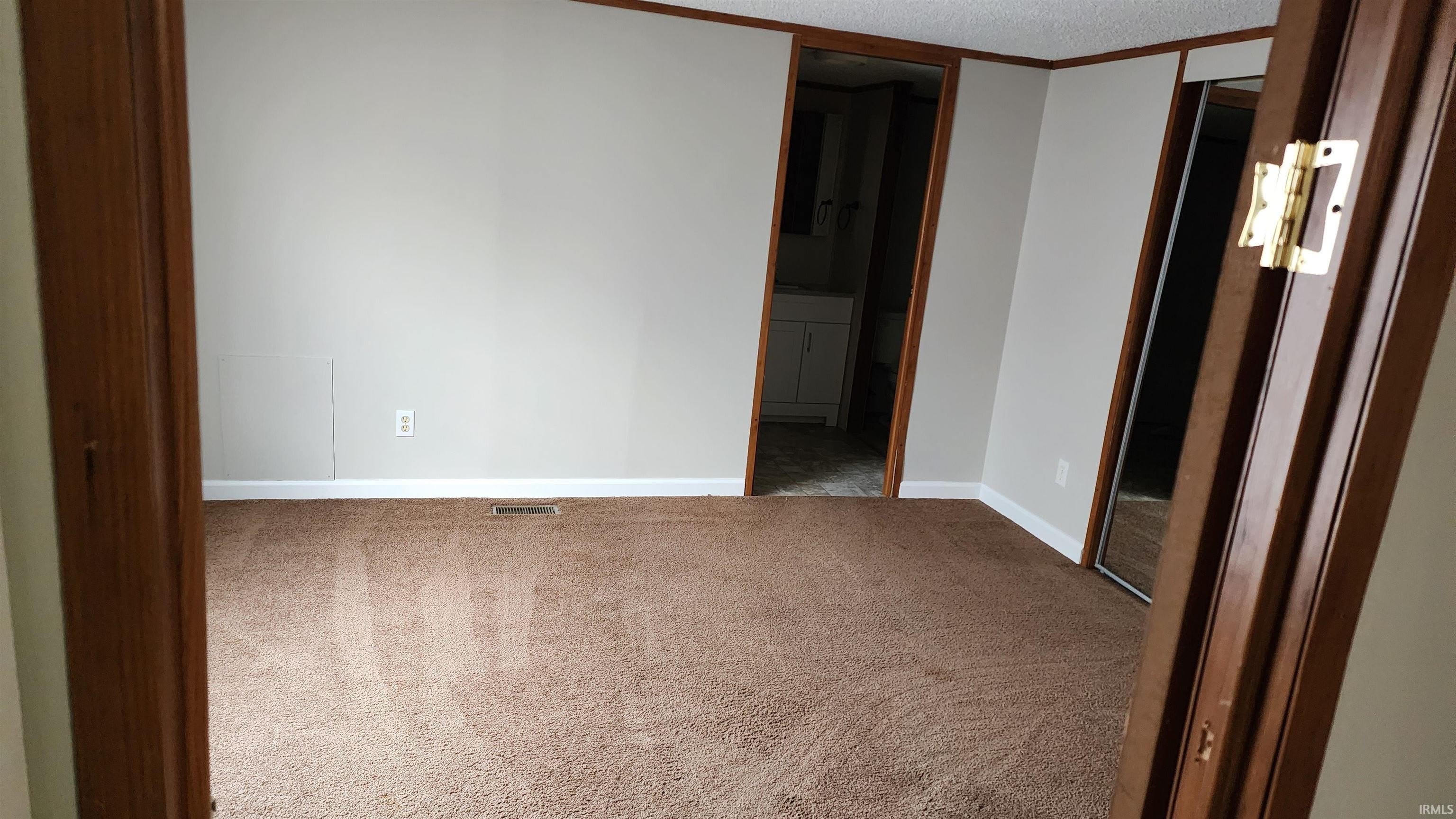 911 N Oolitic Drive – photo 5