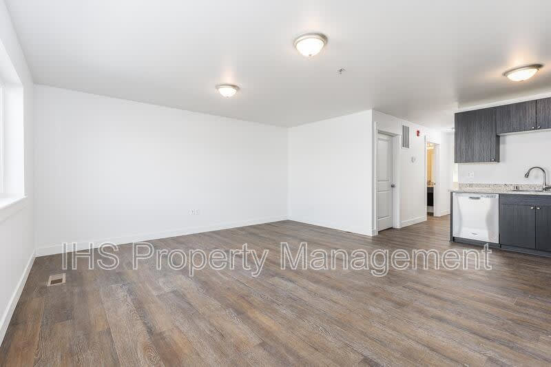 485 S 38Th Ave – photo 2