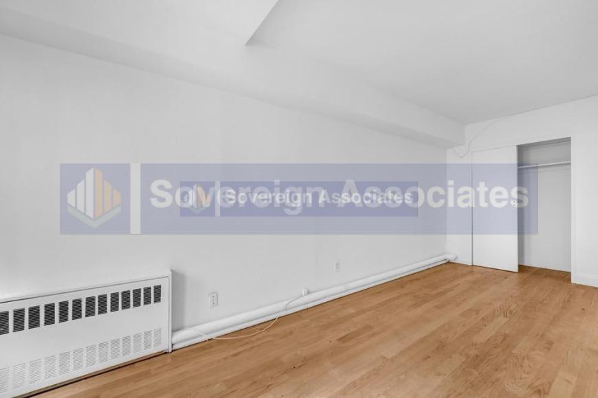 425 East 80th Street – photo 1