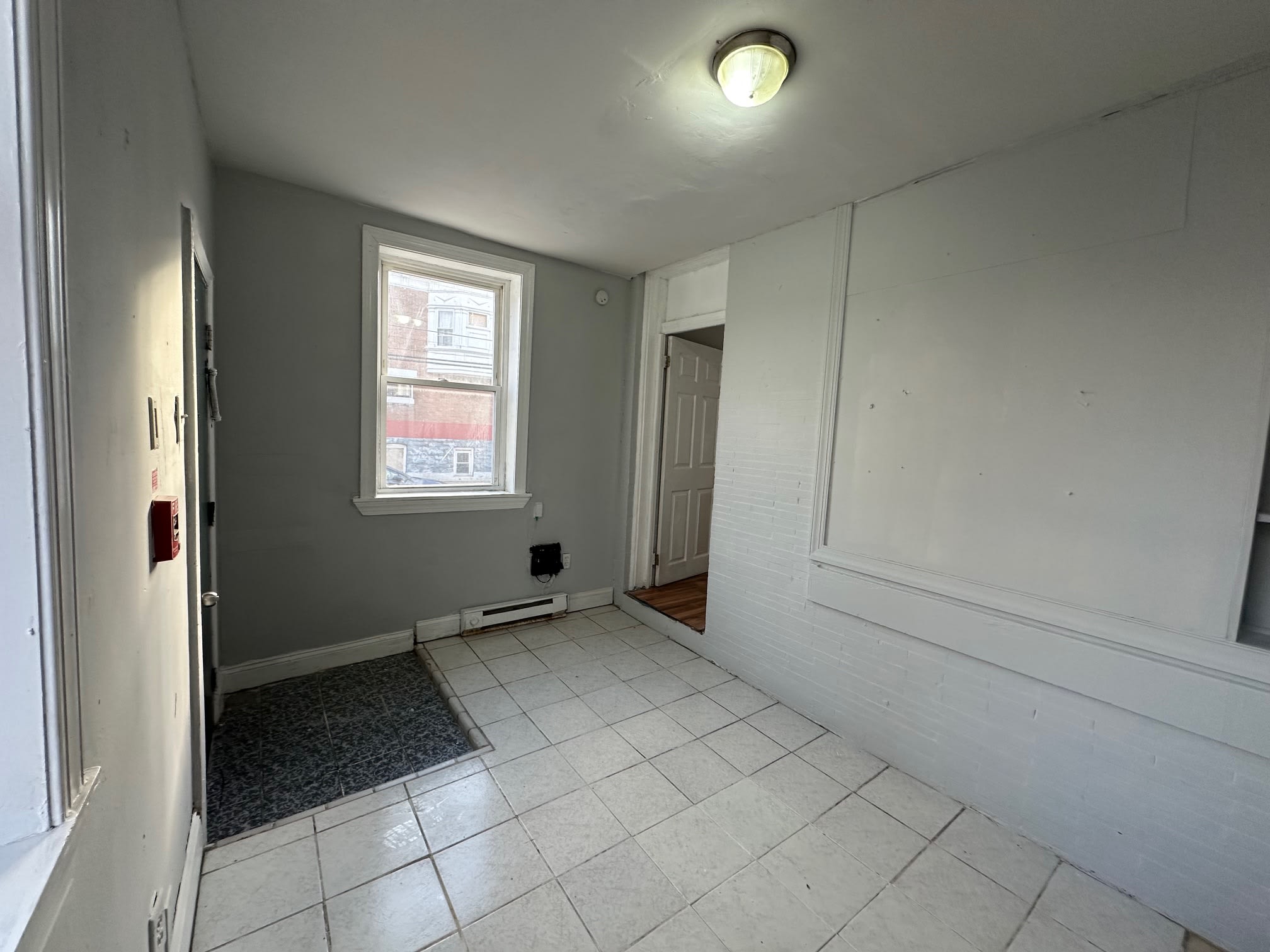 5900 Pine StAppt 4 – photo 2