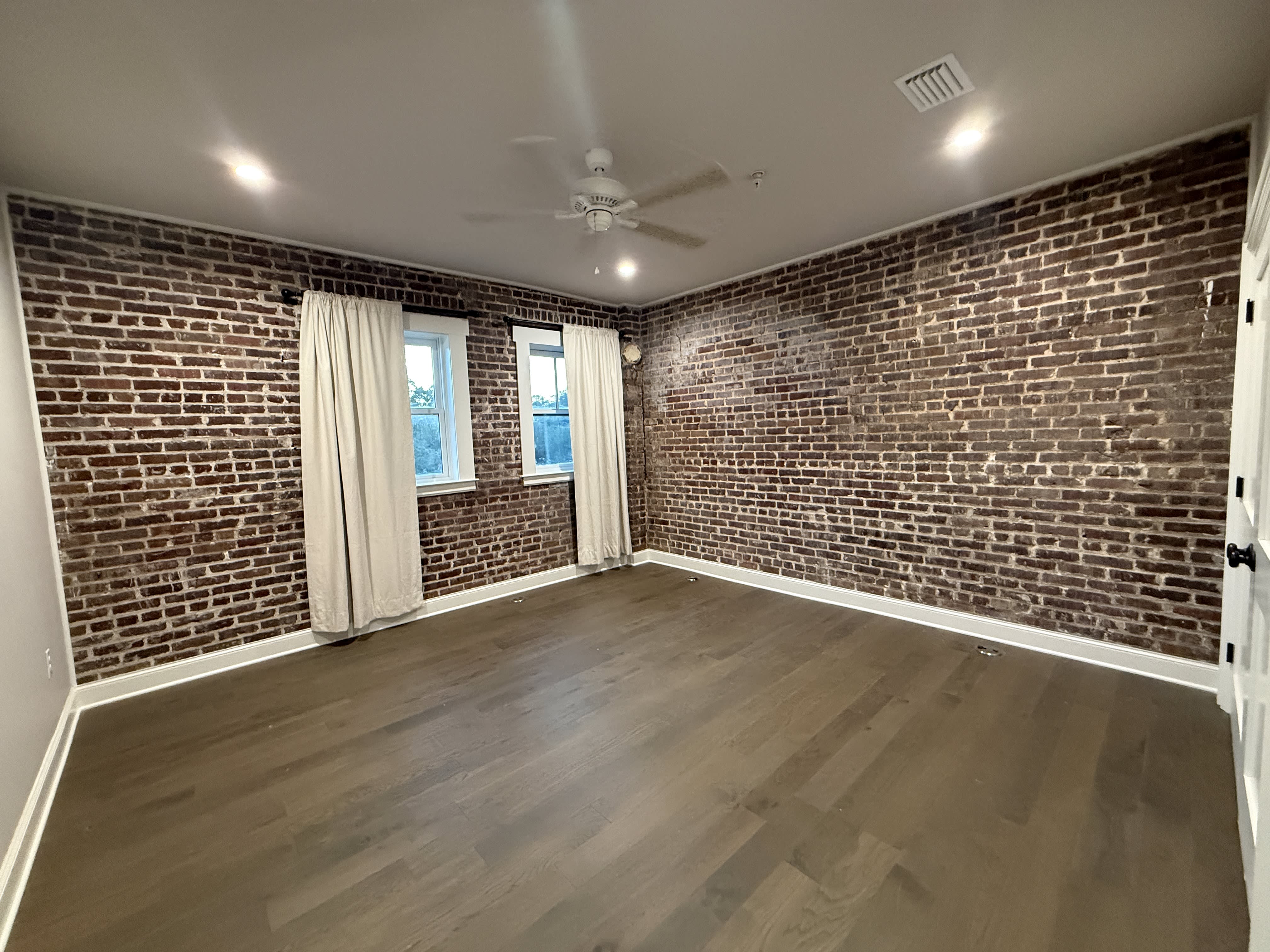 102 N Alston St Unit 203 – photo 3
