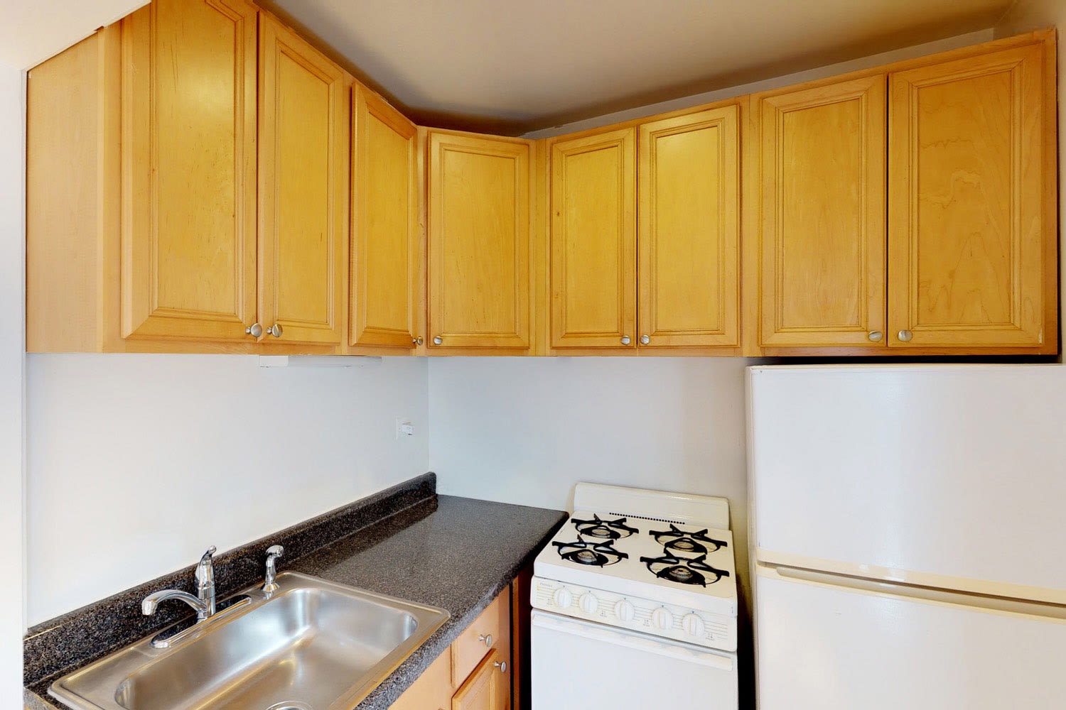 632 42 West Addison Street – photo 1