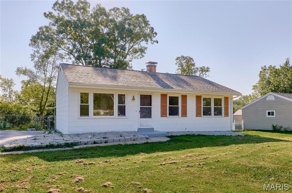 228 Newton Place – photo 2