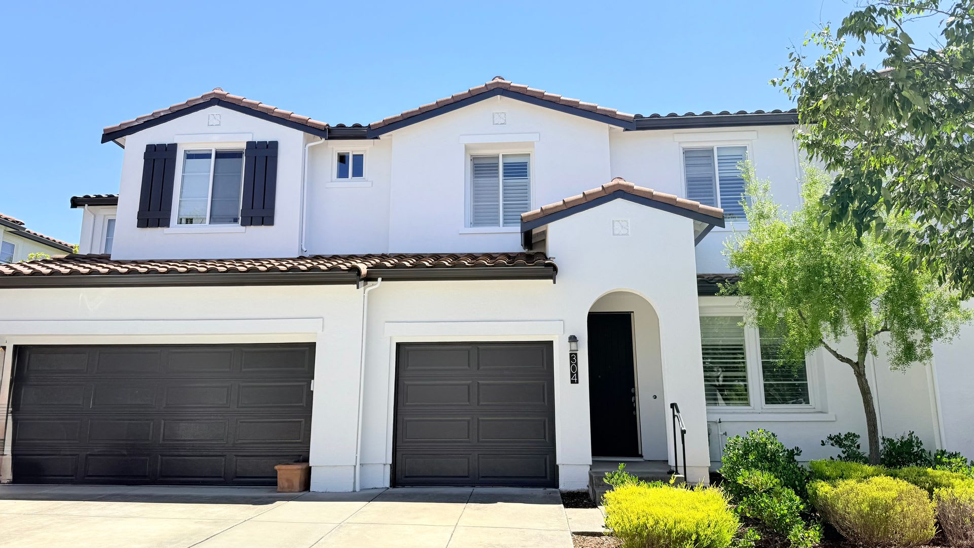 Beautiful 4BD/3BA, Two-Story Townhome in Alamo Creek, Danville- Available NOW! – photo 1