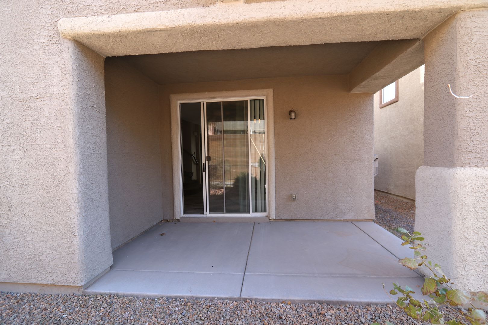 Beautiful 2 Story 3 Bedroom Home located in the Southwest – photo 2