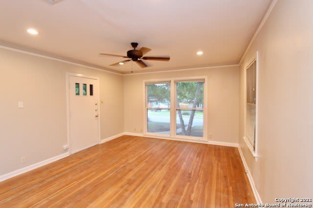 209 LYMAN DR – photo 4