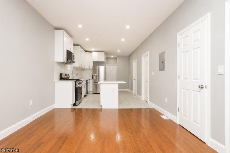 734 Summer Ave First Floor – photo 2
