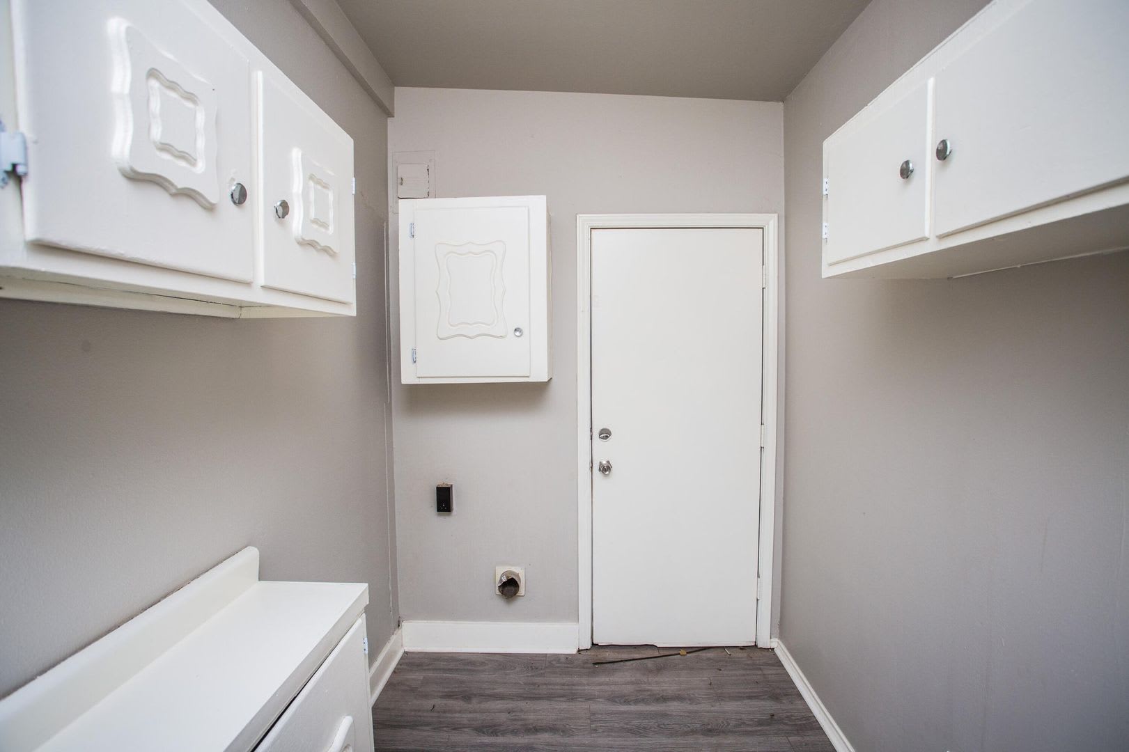 Spacious 4 Bed 2 Bath with Big Backyard – photo 2