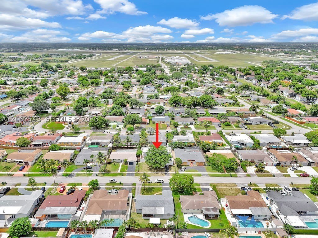 7710 Nw 6Th Ct – photo 4