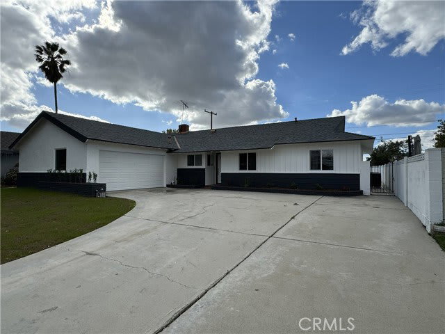 213 North Royal Place – photo 2