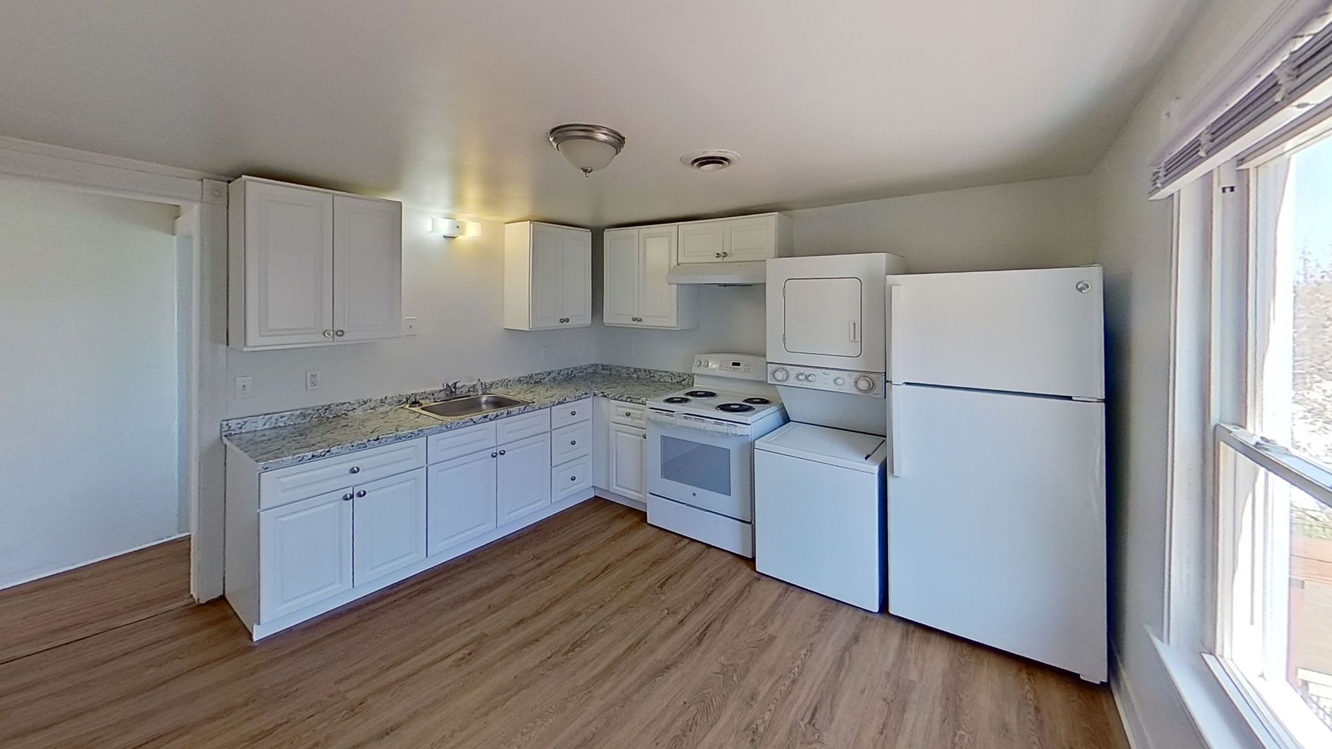 Spacious 2 Bedroom Apartment – photo 2