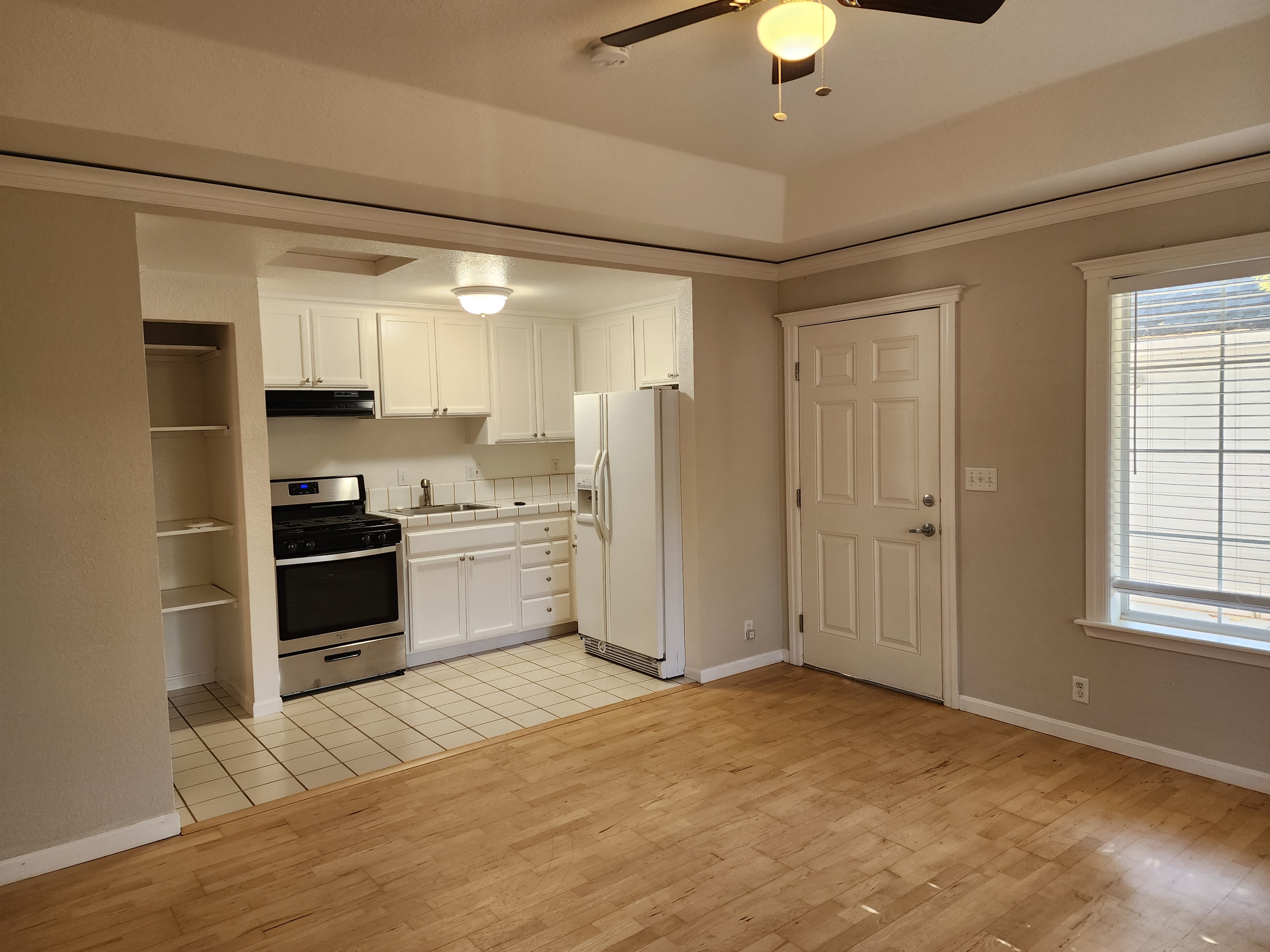208 Earl Ave – photo 5