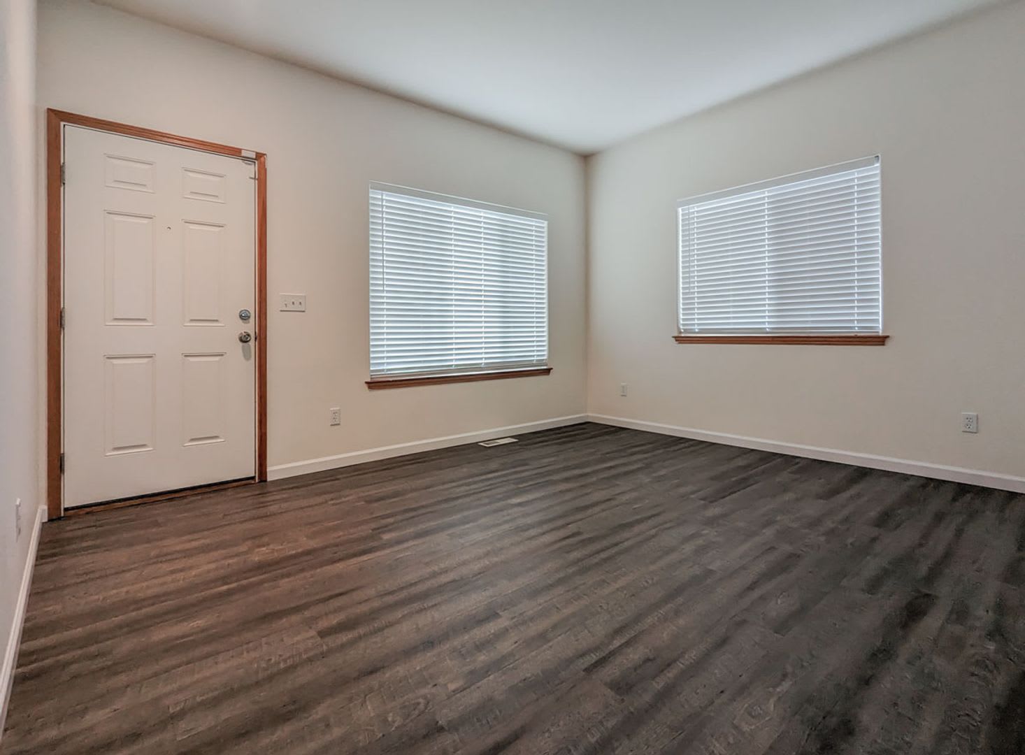 **Move-In Special**Beautiful updated 5bd/2.5ba home is move in ready! – photo 5