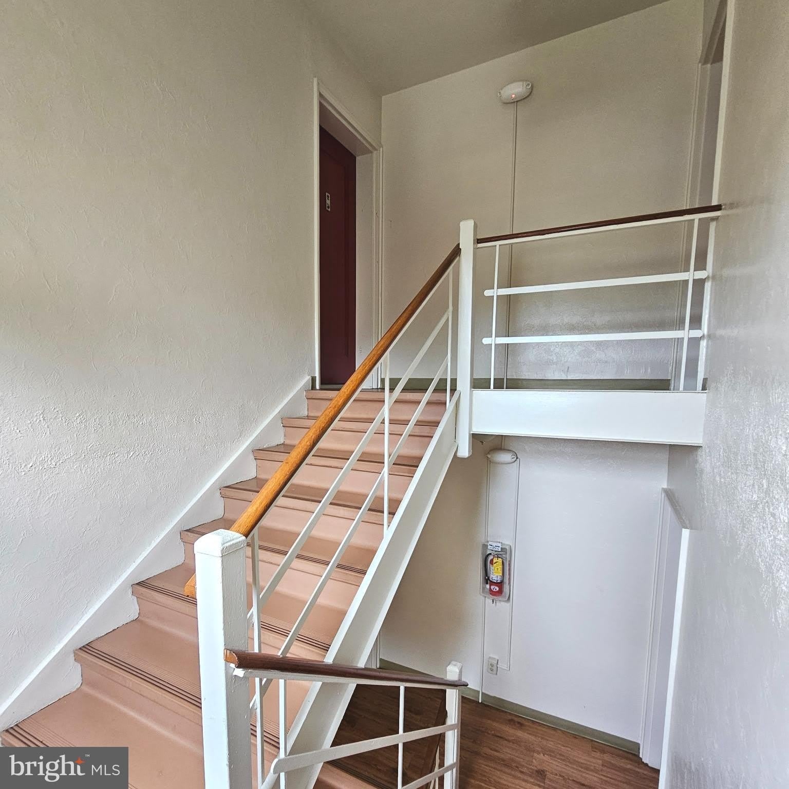 3045 PATRICK HENRY Drive – photo 2