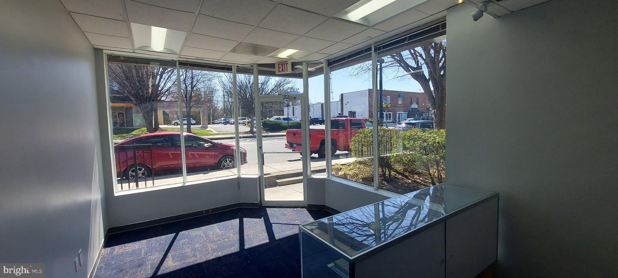 9859 MAIN Street – photo 4
