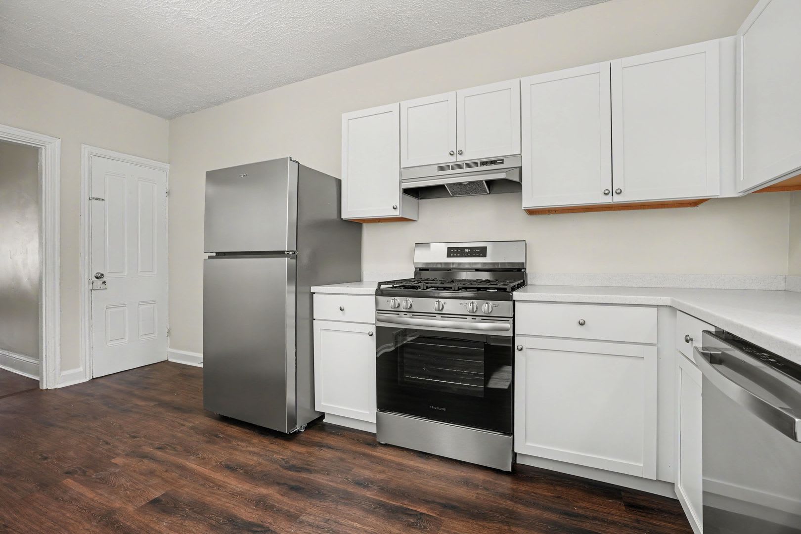 Newly renovated 2 bedroom House near Carlisle school complex – photo 3