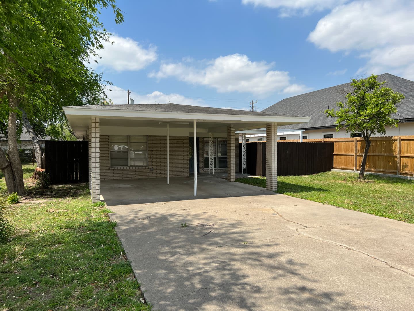 Beautiful 4bed/3 bath Home in McAllen – photo 1