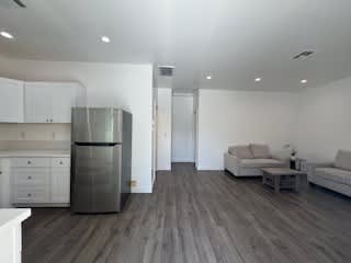 247 1 2 E Adams Blvd – photo 3