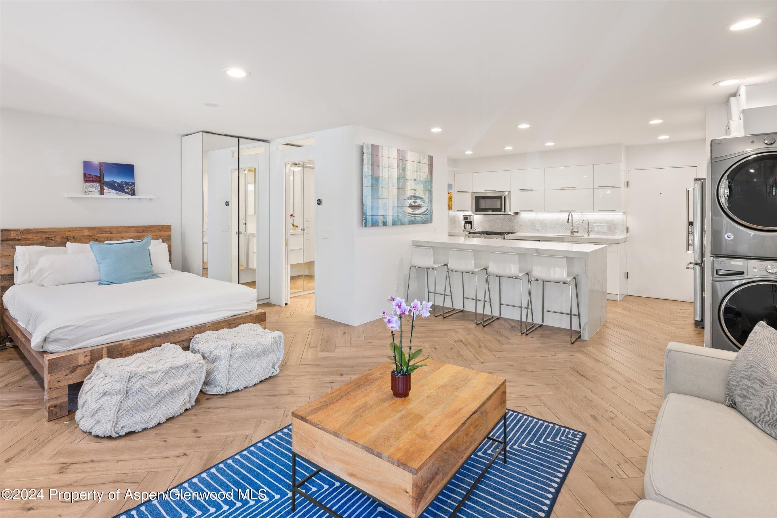 819 E Hyman Avenue – photo 3