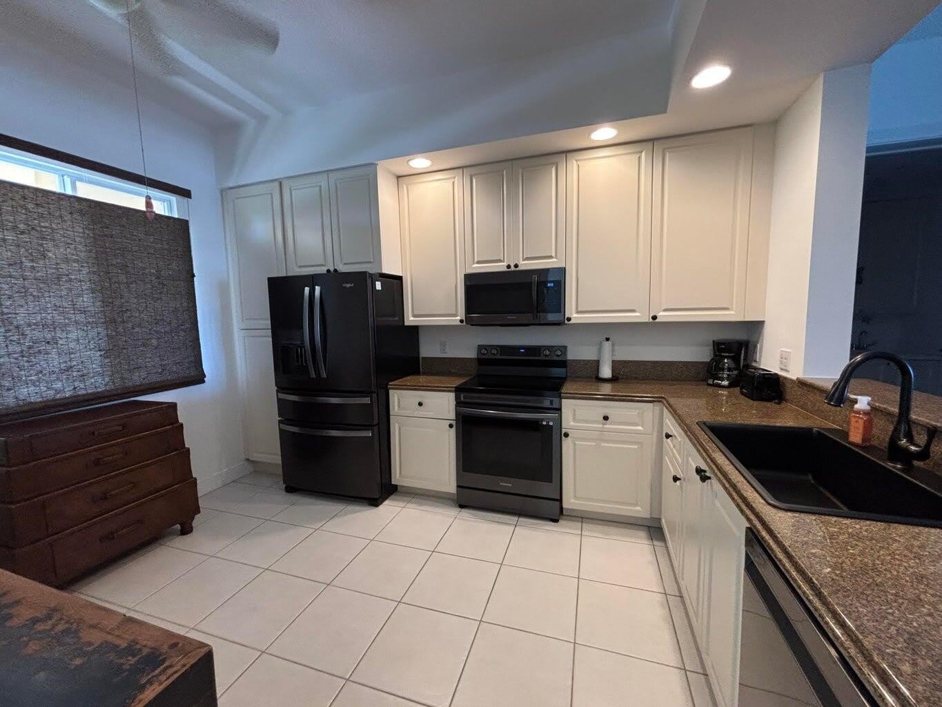 12 HARBOUR ISLE Drive W – photo 3