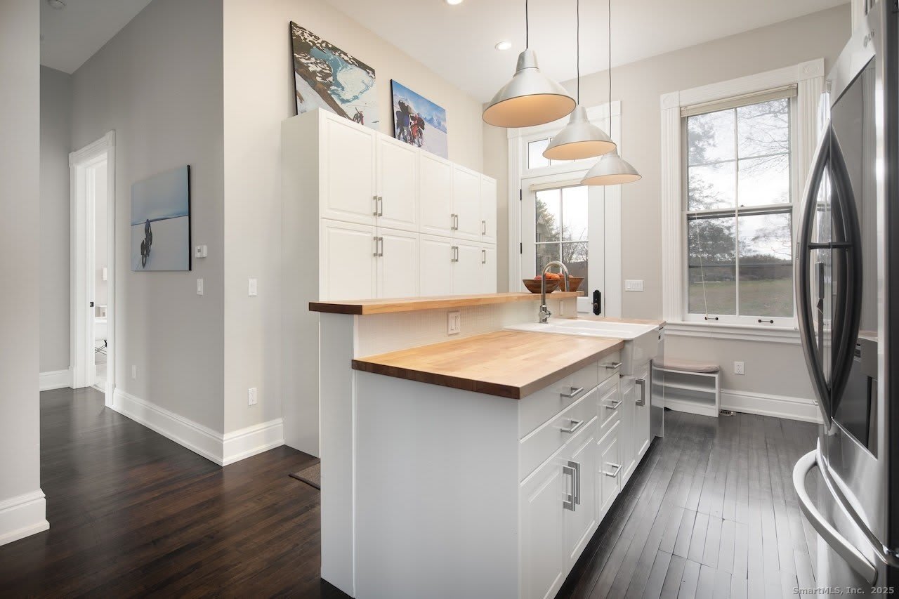 33 Sharon Road – photo 4