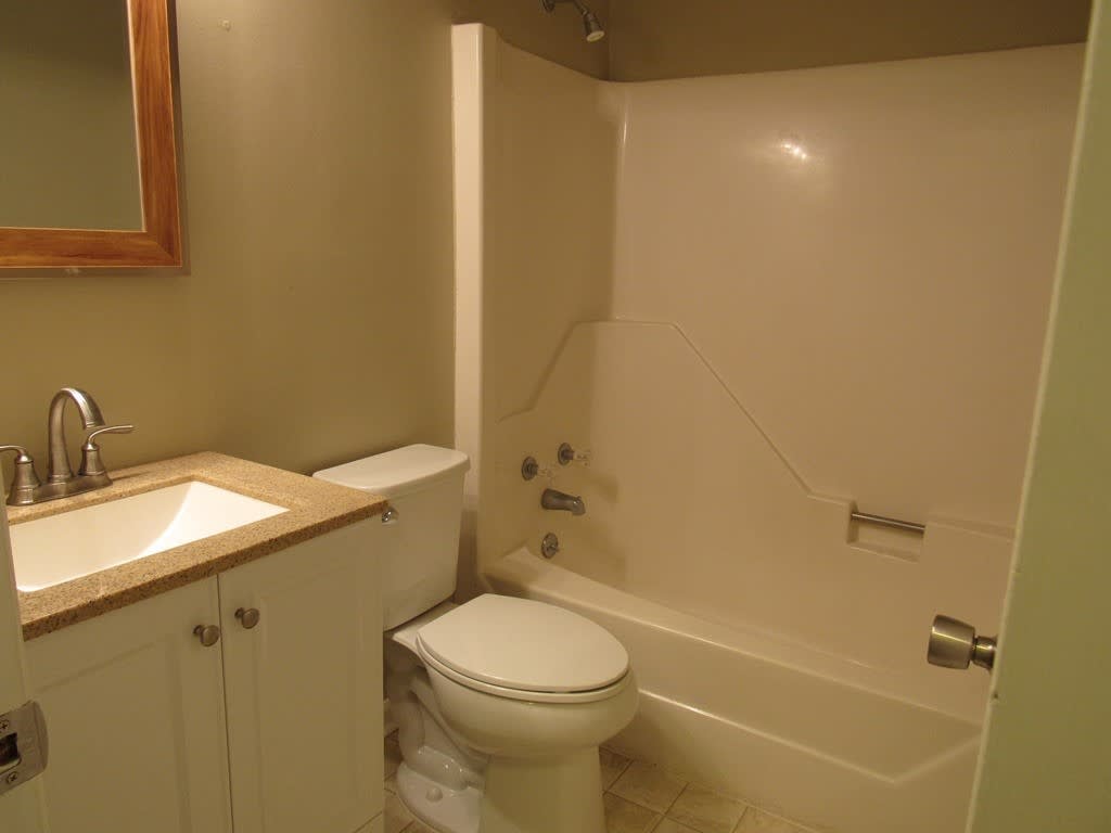 2 BR 1.5 BA Duplex in Twinwood – photo 4