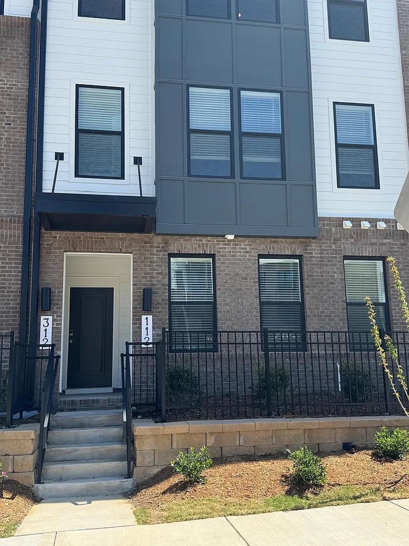Stunning New Construction 3BD, 2.5BA Cary Townhome-Style Condo with a 1-Car Garage in a Prime Location – photo 1