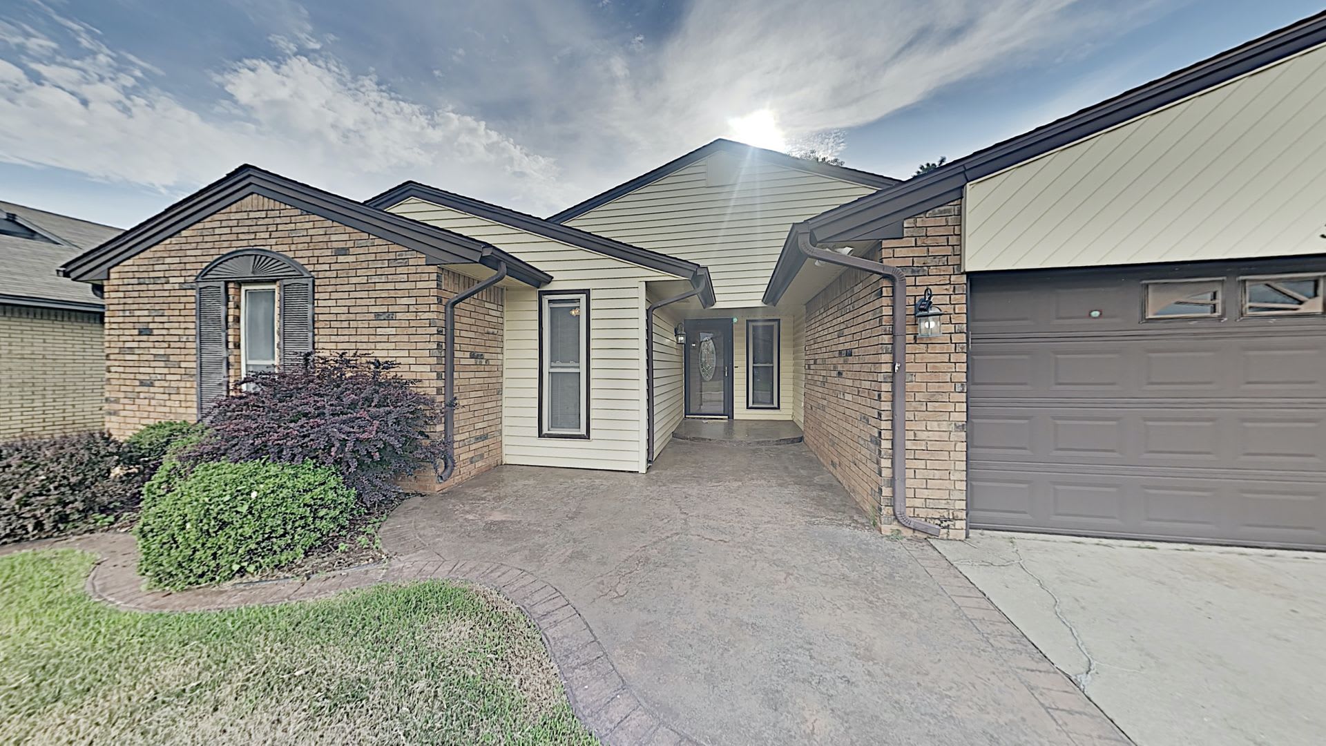 Large 3 Bedroom 2 Bathroom Home In Yukon Schools With Storm Shelter – photo 2