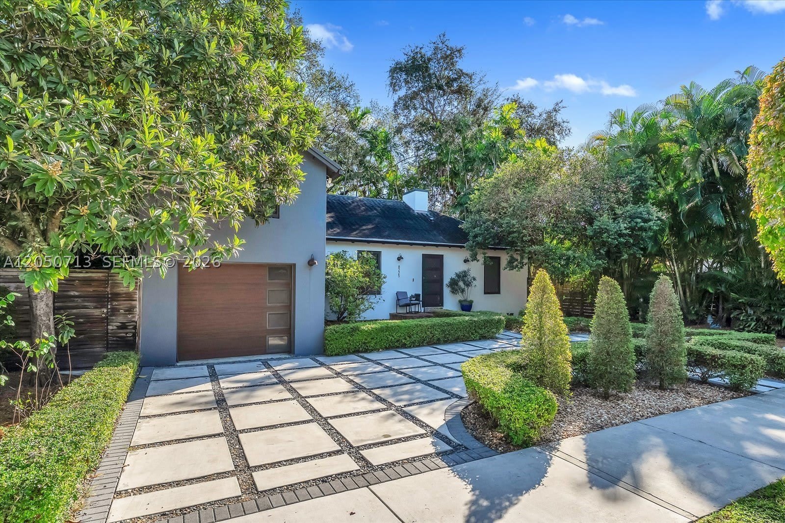 8225 NE 8th Ct – photo 2