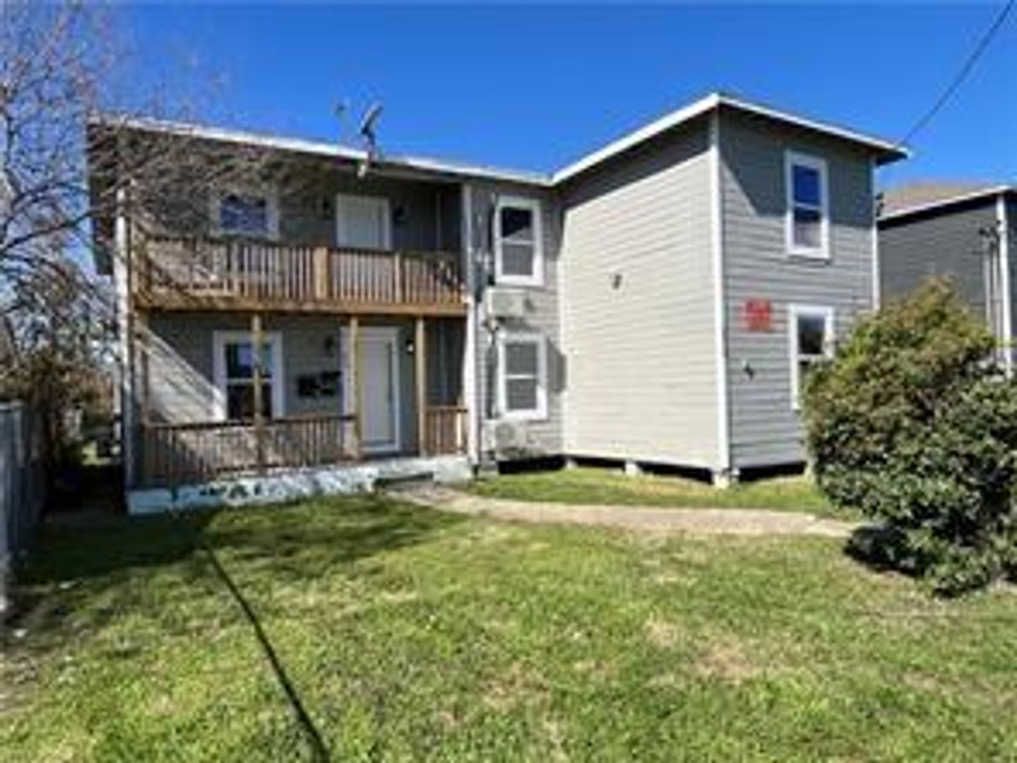 2BD APARTMENT WITH WATER PAID!! – photo 1