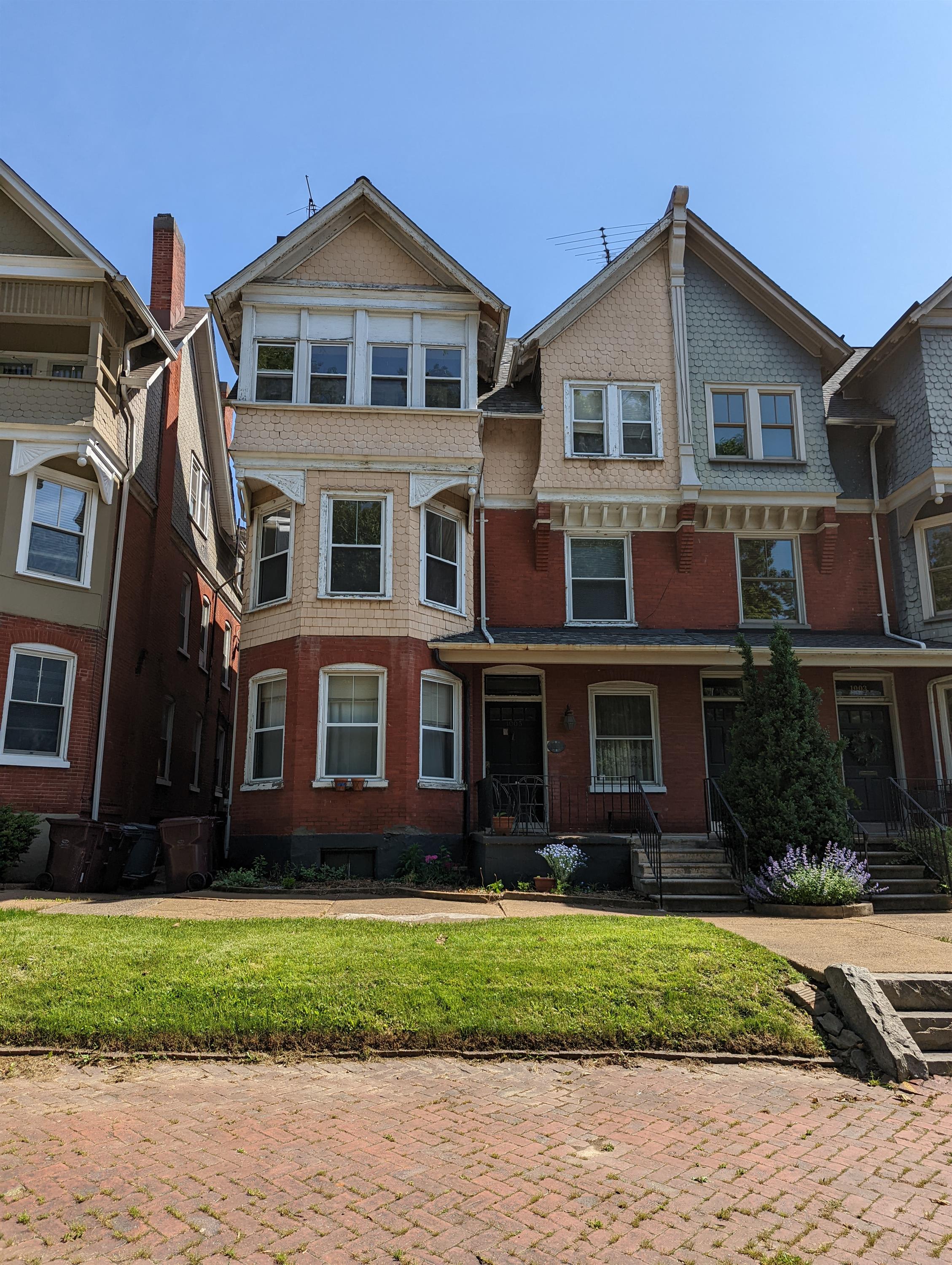 1005 Park Place – photo 1