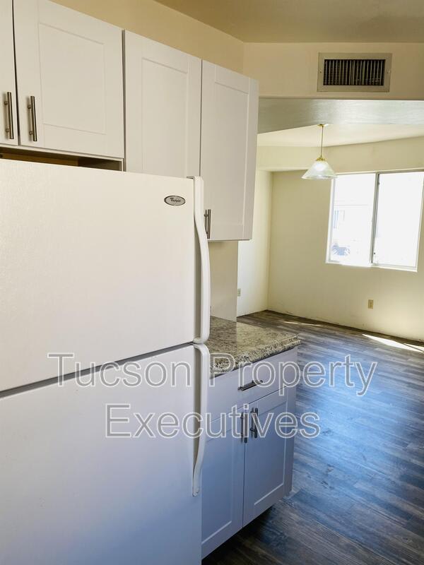 3319 East Presidio Road – photo 2