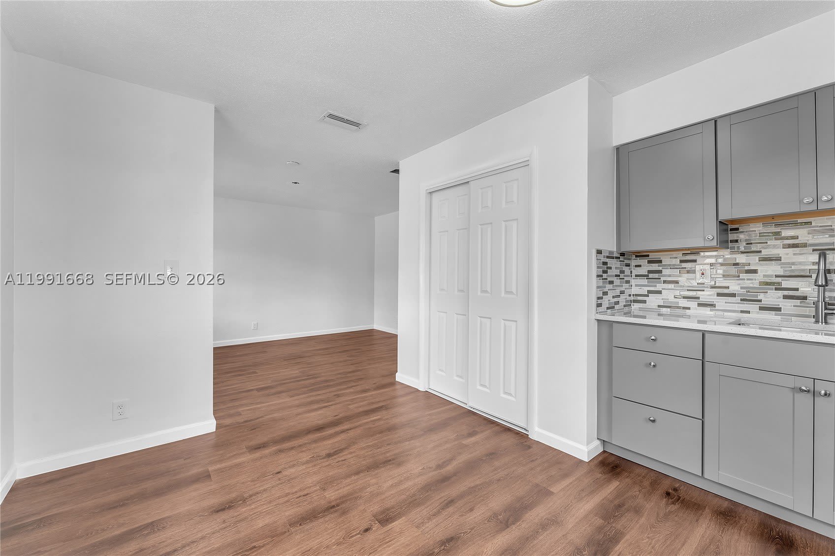 3750 SW 59th Ave – photo 3