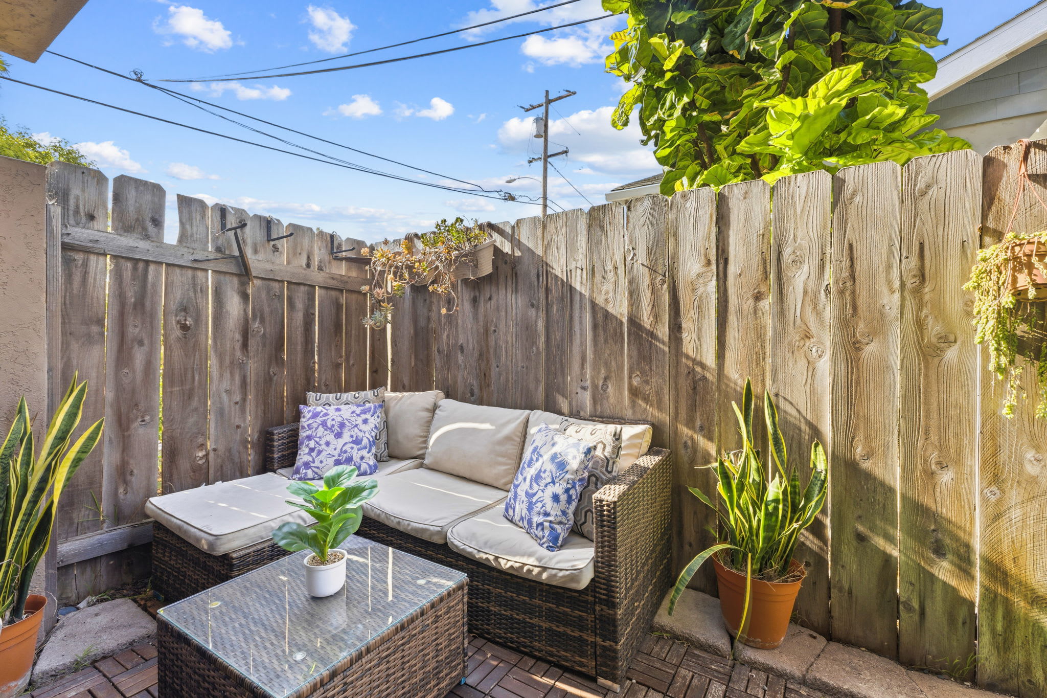 4666 Mission Ave – photo 1