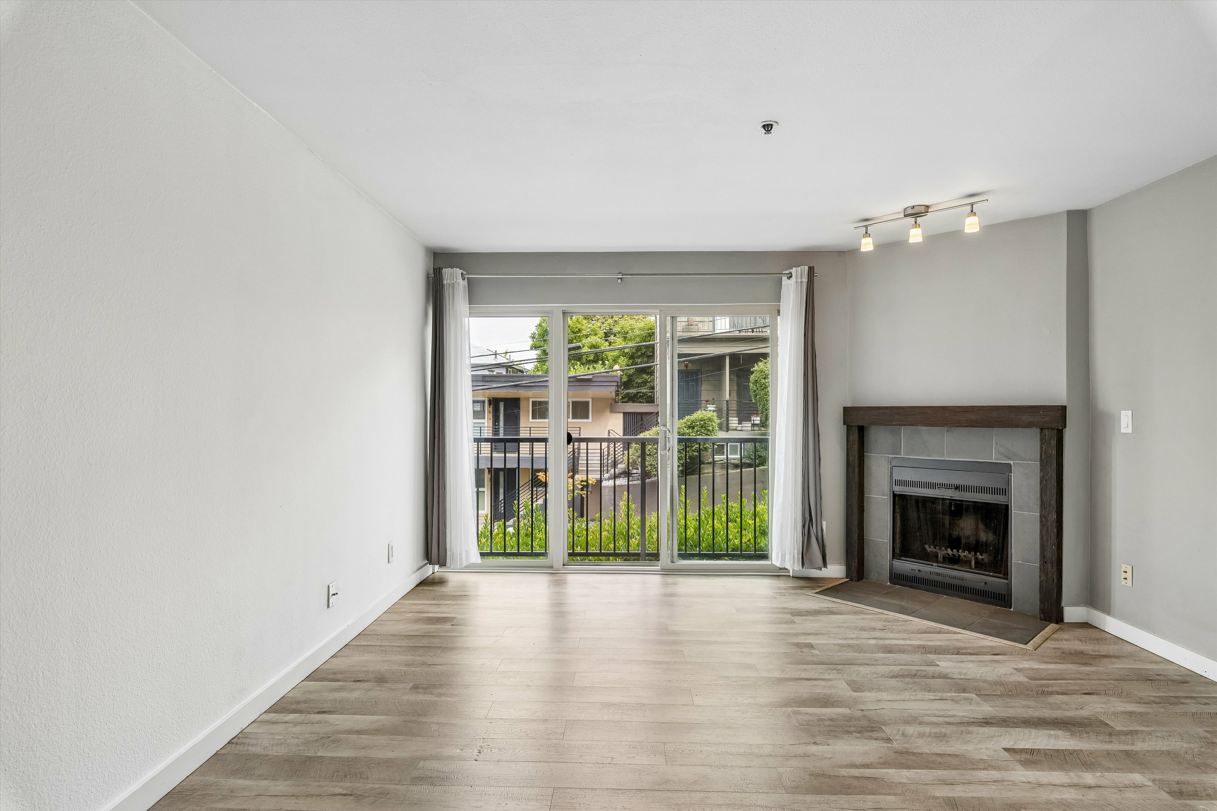 511 East Roy Street – photo 5