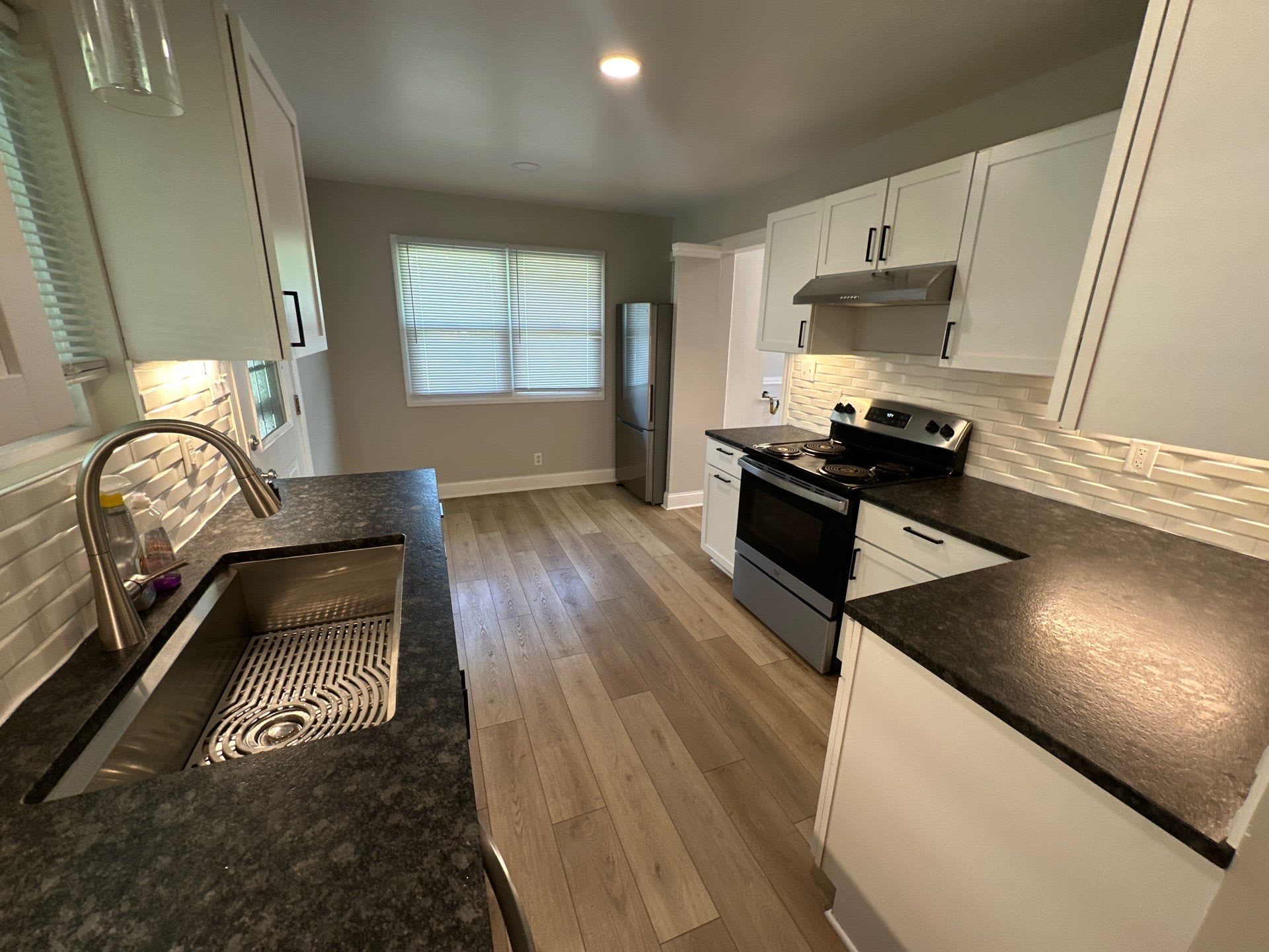 1370 Farley Drive – photo 2