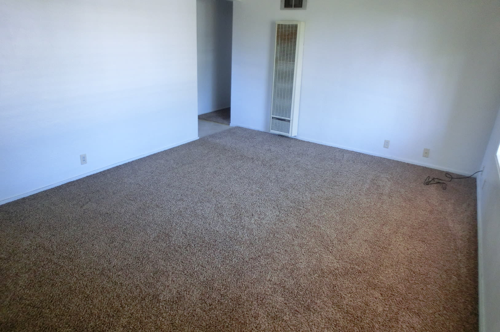 Upstairs Apartment Near the Center of Town – photo 3