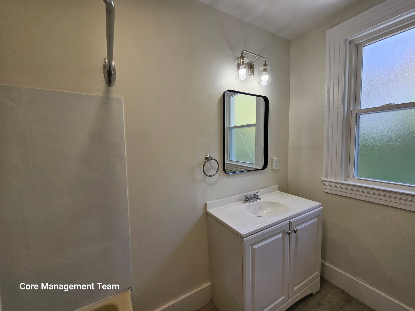 Updated 2 bedroom 1 bath apartment for rent located in the west end! – photo 5