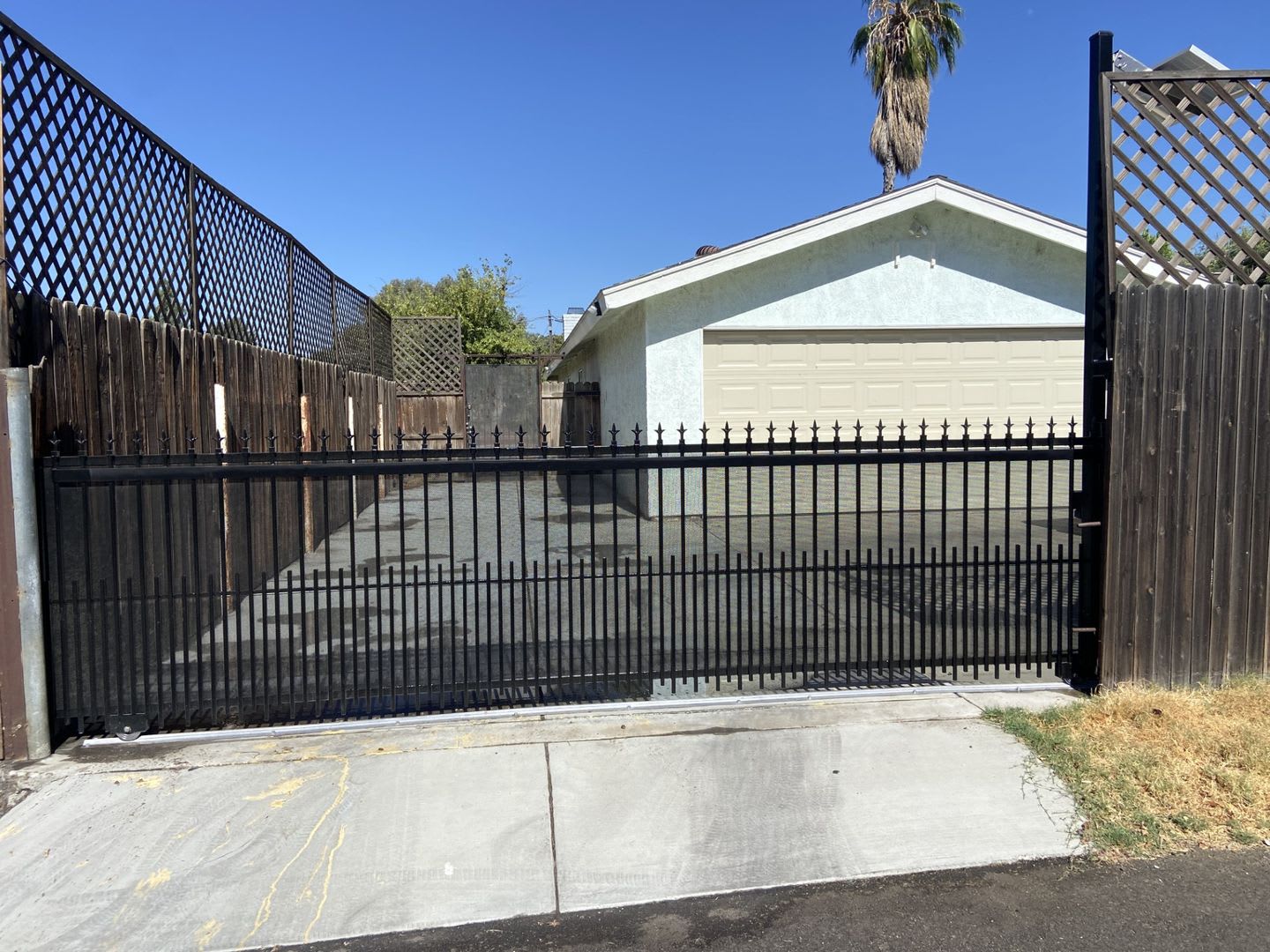 Adorable Home in Oleander Area! – photo 2