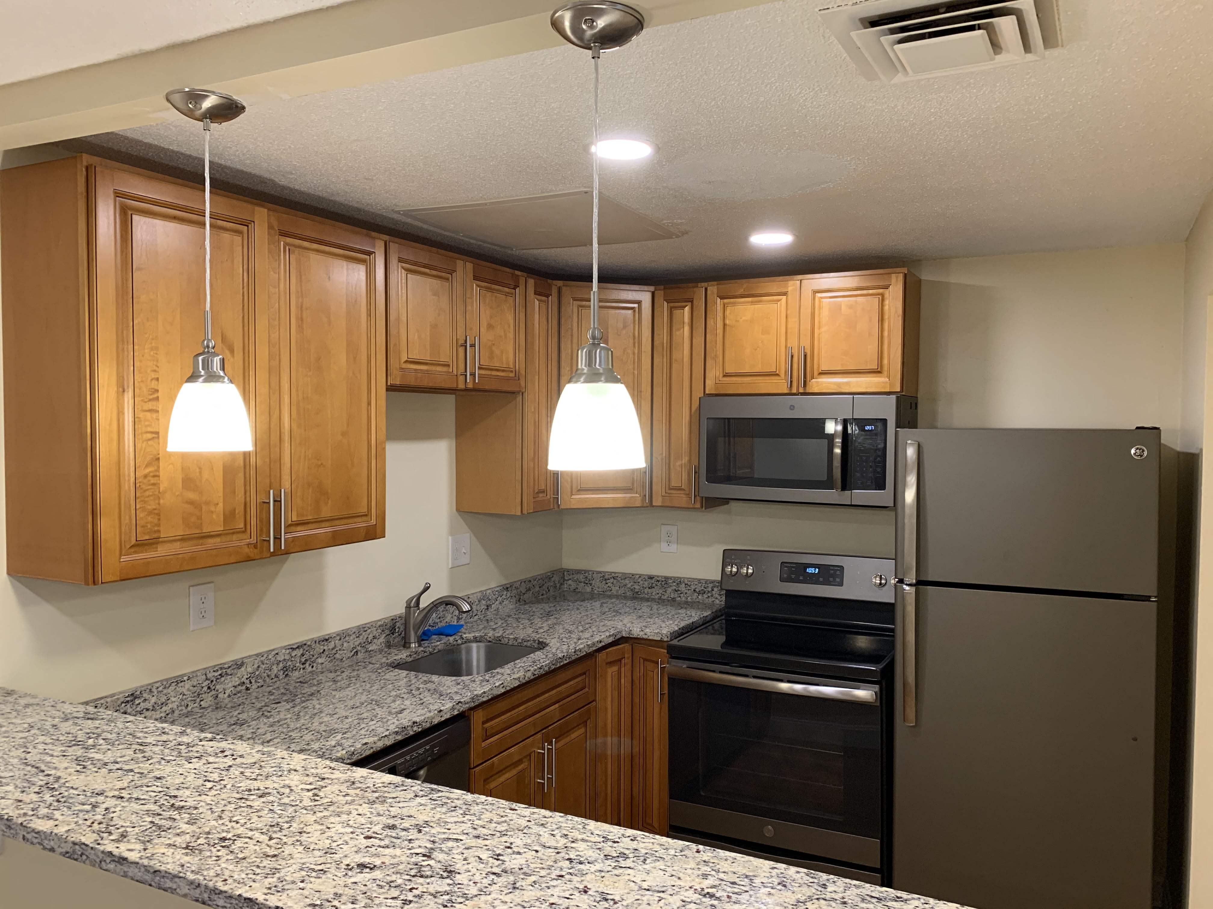 Essex Apartments – photo 1