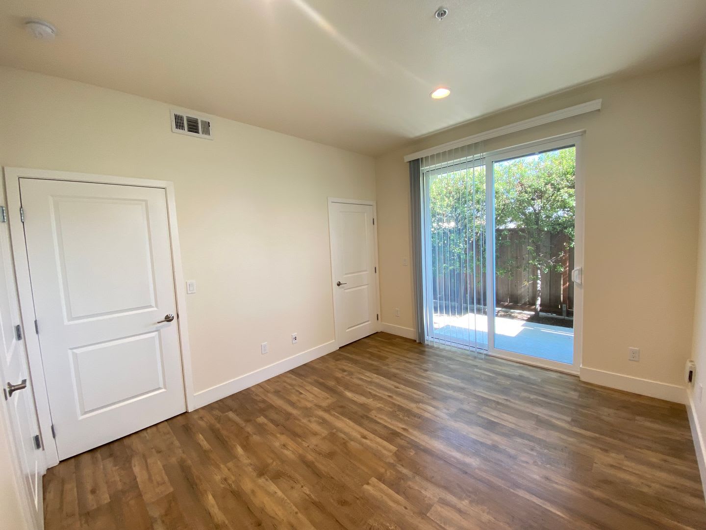 Modern, Spacious Townhome Coming Soon in Highly Desirable Seabright Neighborhood – photo 3