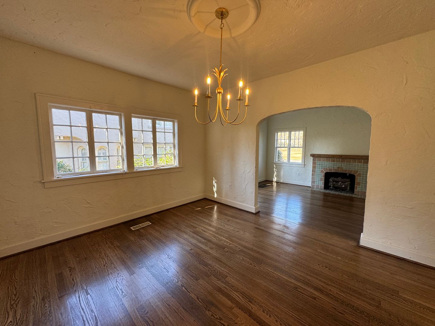 For Rent: 4BR / 2BA Home in Historic Club View – Bonus Sunroom & Screened Porch! – photo 5